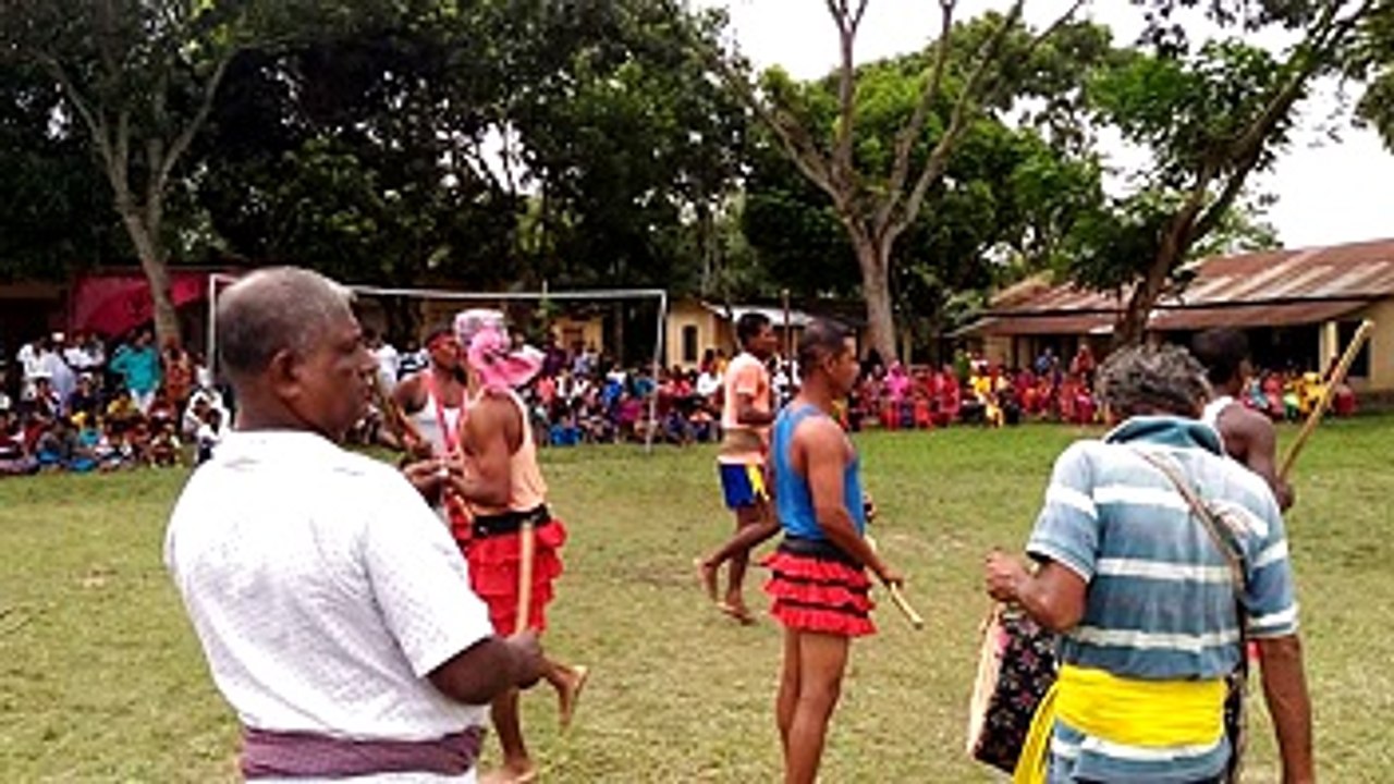 ঐতিহ্য বাহি গ্রাম বাংলার লাঠি খেলা।(ঈদের দিন তাং-১৩.০৯.২০১৬)