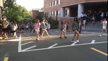 Màn nhảy flashmob của nhóm nữ sinh