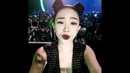 Tóc Tiên tóc hai chỏm khuấy động fan