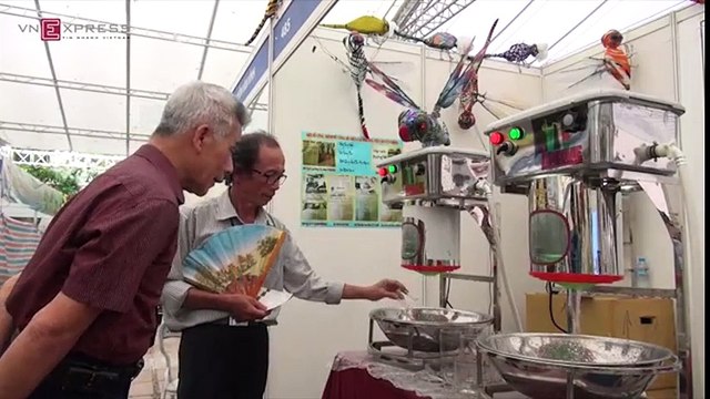 Máy rửa 1.000 ly mỗi giờ thu hút người xem ở Techmart