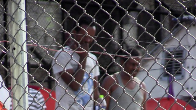 Lesbos: les migrants en colère après l'incendie du camp de Moria