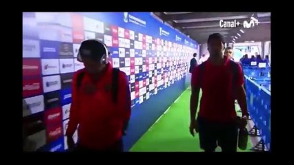 Watch Neymar pull hilarious chewing gum prank on Barcelona teammate Luis Suarez