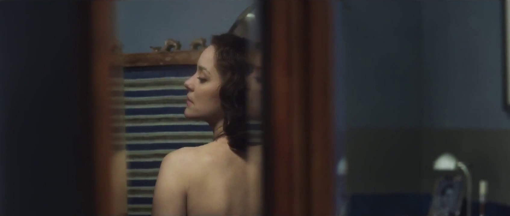 Brad Pitt avec Marion Cotillard dans Allied