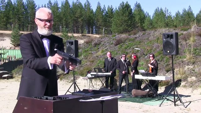 Il reprend du Beethoven avec des pistolets