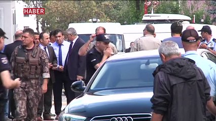 Bir kişi bıçakla İsrail Büyükelçiliği'ne girmeye çalıştı