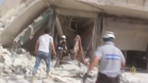 خاص الجزيرة مباشر.. الصور الأولى لقصف جوي استهدف أحياء تابعة للمعارضة المسلحة بحلب