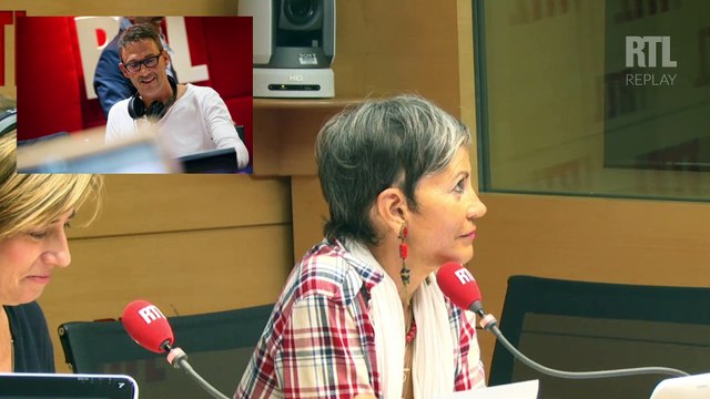 Julien Courbet chante le divorce d'Angelina Jolie et Brad Pitt