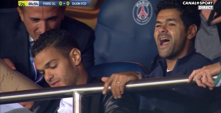 Jamel Debbouze soutient Hatem Ben Arfa dans les tribunes du Parc des Princes (vidéo)