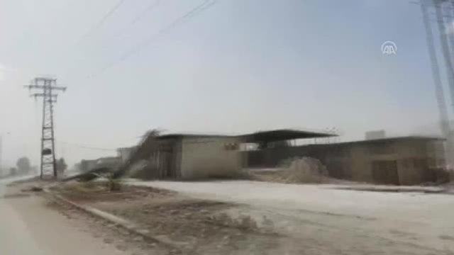 Suriye Savaş Uçakları Muhaliflerin Kontrolündeki Meşhed Semtini Bombaladı