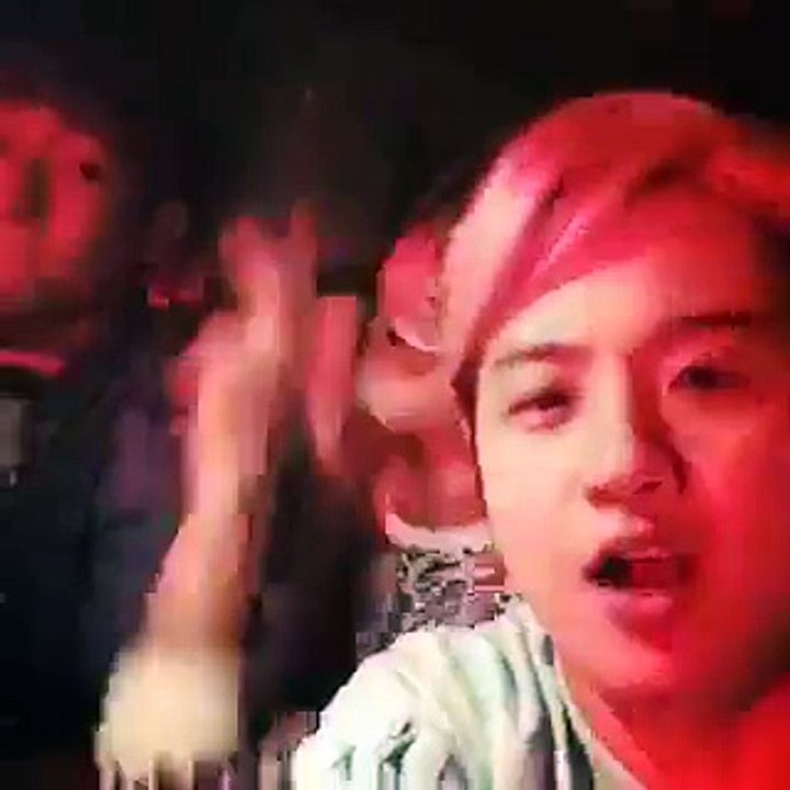 Thanh Duy "quẩy" tưng bừng trên xe 3 tỉ