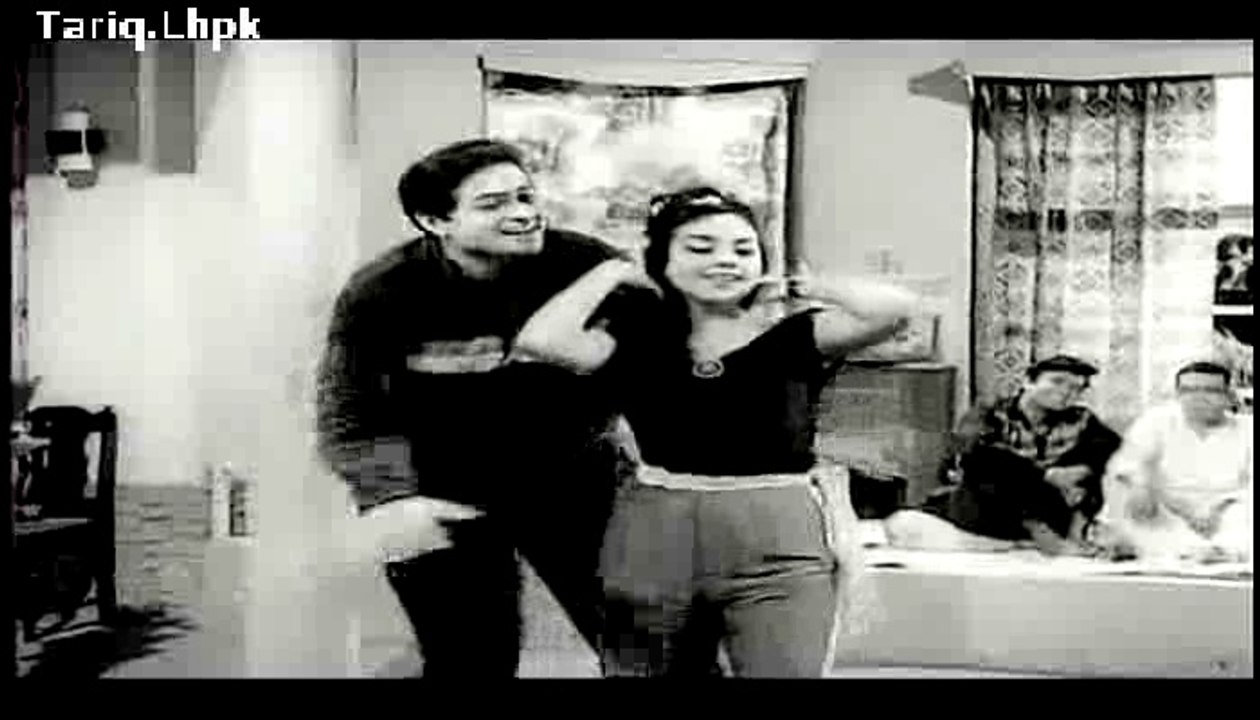 Yeh jhuki jhuki nigahen teri yeh ruki ruki si aahen teri dil ka raaz keh gai=1964