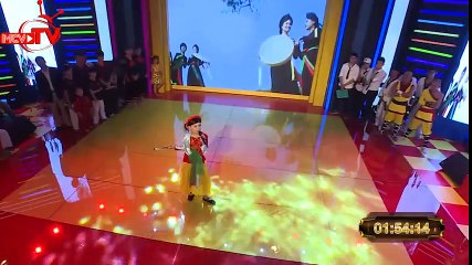 2 cậu bé nổi tiếng với khả năng giả gái, khiến khán giả "sởn da gà"