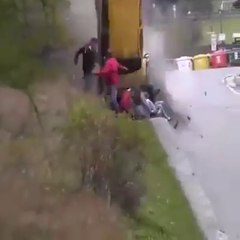 Aman Allahım! Rally yarışında inanılmaz kaza!