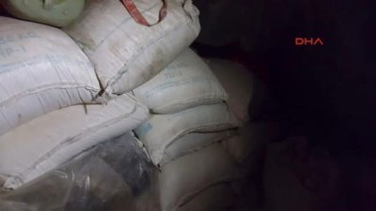 Hakkari - Çukurca'da PKK'ya Ait Birçok Yaşam Malzemesi ve Çok Sayıda Mühimmat Bulunarak İmha Edildi