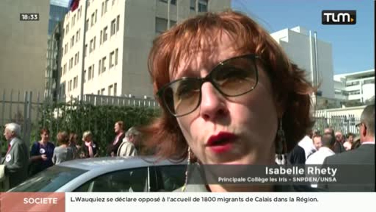 Manifestation d'enseignants devant le Rectorat