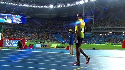 Usain Bolt wins third Olympic 200m gold-pWVyIE30bPs