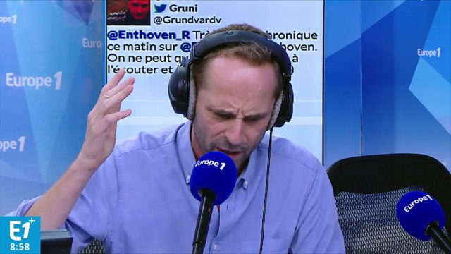 Aznavour de retour sur scène à Paris