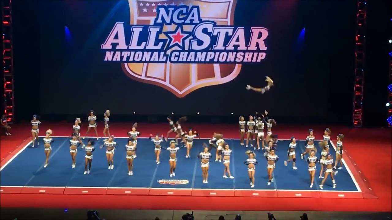 Cheer Athletics Panthers - NCA 2016 Day 2-m_TsohVPFTk
