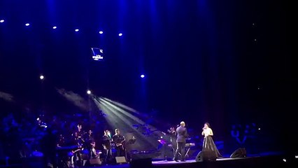 Văn Mai Hương òa khóc khi song ca cùng Peabo Bryson