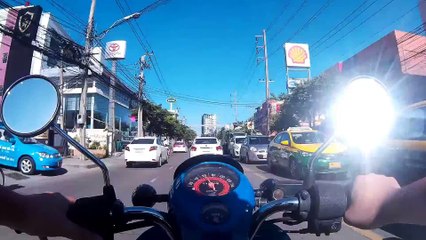 Cầu lửa khổng lồ rơi xuống Thái Lan