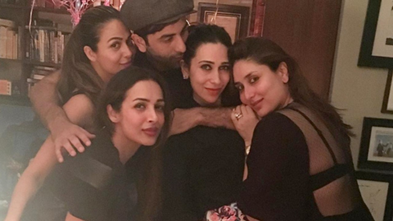 Pregnant Kareena Kapoor Celebrates Her Birthday With Ranbir, Karisma, Saif Ali Khan
