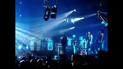 John Mayer nghẹn ngào xin lỗi khán giả vì vạ miệng