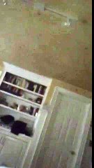 Nổi da gà với đoạn phim ma đáng sợ trong phòng ngủ