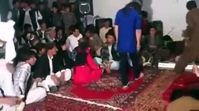 Peshawar pathan girl mast dance on pashto song PAKISTANI MUJRA DANCE Mujra Video_2