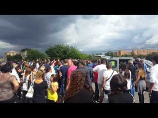 Gricignano (CE) - No Puzza, i manifestanti a titolari azienda: "Vergogna" (21.09.16)