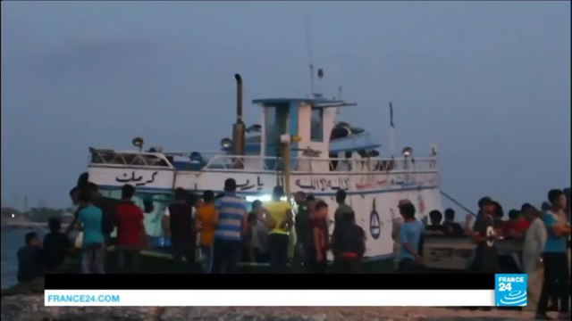 Europe migrants crisis: scores drown after migrant boat capsizes off Egyptian coast