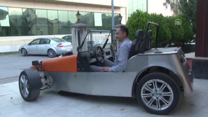 Belgeselden Etkilendi, Kendi Arabasını Üretiyor