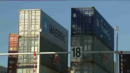 El déficit comercial cae el 34,5 % hasta julio