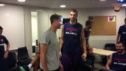 Koponen greets his teammates