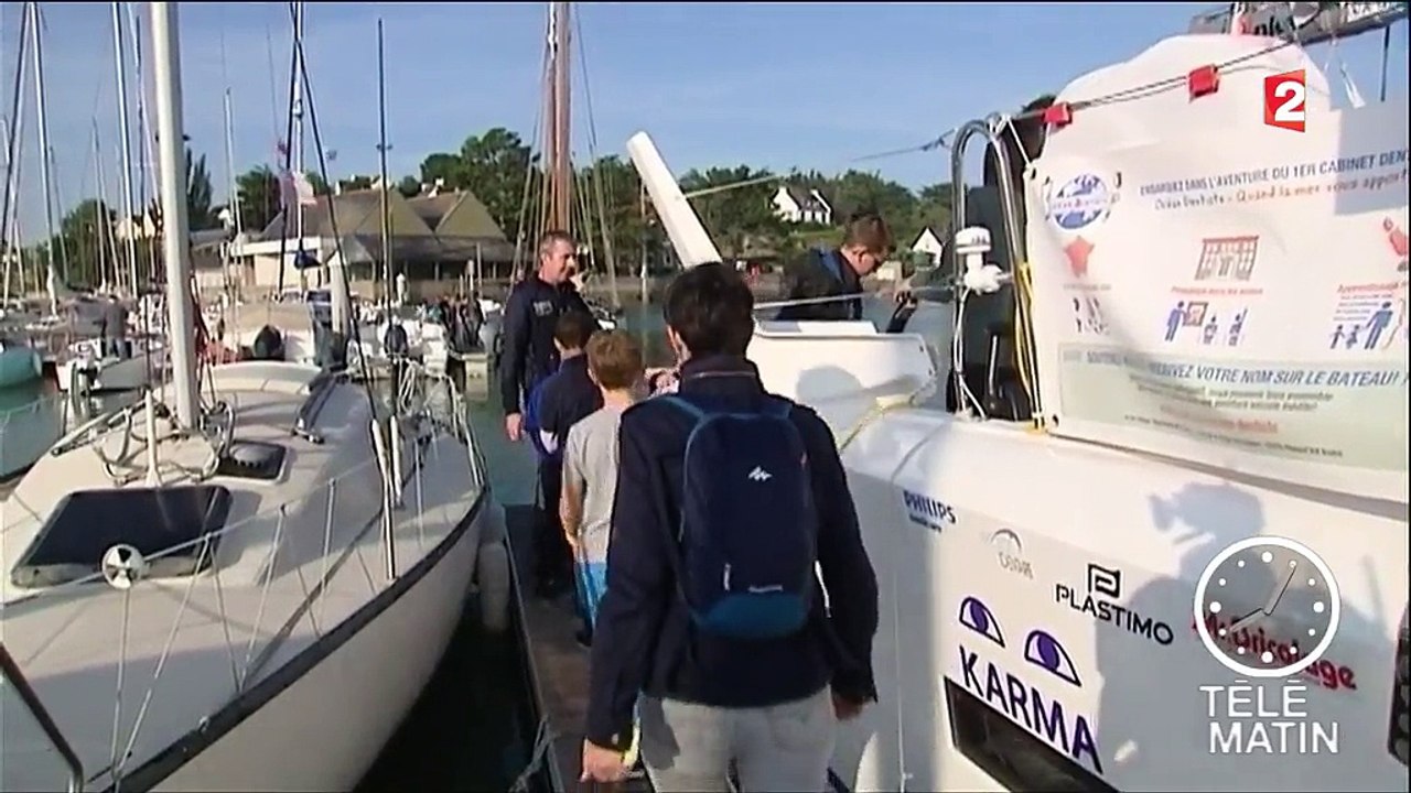 Santé : un dentiste soigne les enfants sur son bateau