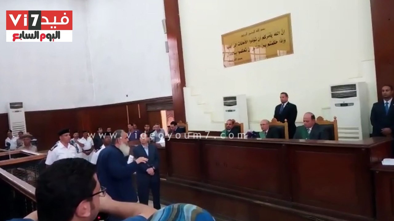 بالفيديو.. قاضى "حصار محكمة مدينة نصر" يسمح لحازم أبو إسماعيل بالترافع عن نفسه
