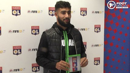 Les joueurs de l'OL reçoivent FIFA 17 !