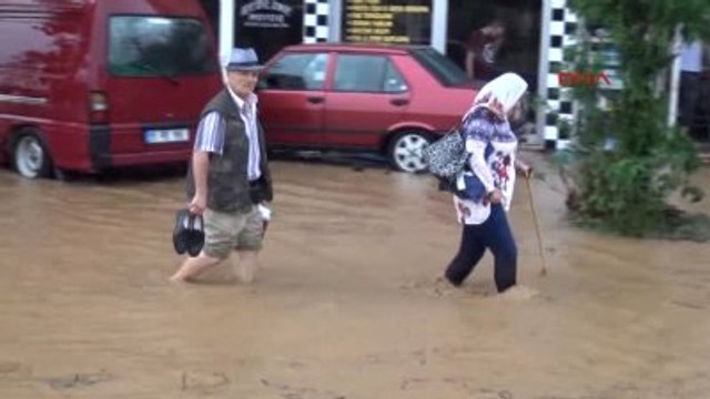 Trabzon - Beşikdüzü?nde Su Çekildi, Temizlik Başladı 3