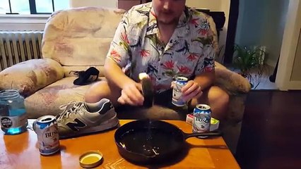 Il mange un cactus enflammé