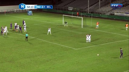 Coup franc frappé au deuxième poteau