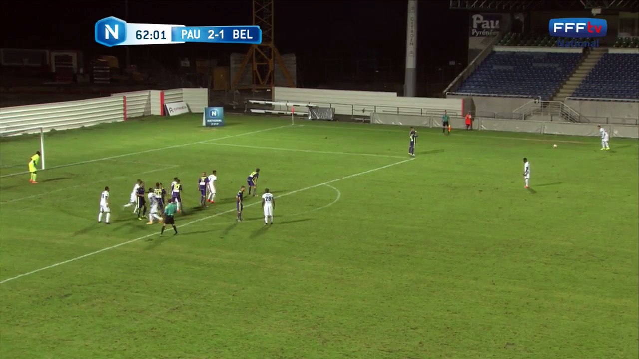 Coup franc excentré