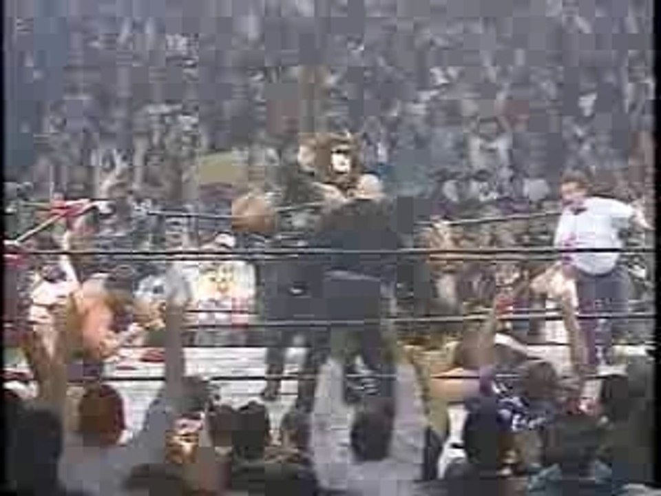 WCW Monday Nitro- Sting takes out nWo
