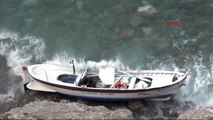 Zonguldak Kalp Krizinden Ölen Balıkçının Teknesi Kıyıya Vurdu