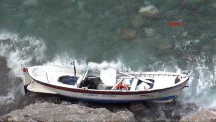 Zonguldak Kalp Krizinden Ölen Balıkçının Teknesi Kıyıya Vurdu