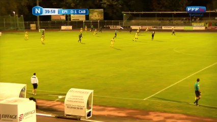 Contre attaque dangereuse mais position de hors-jeu