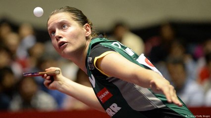 Alzheimer hastalarına masa tenisi tedavisi