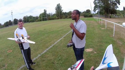 AXN FLOATER Boosté VS RADJET ULTRA