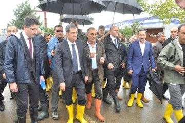 Canikli ve Soylu, Sel Bölgesinde İncelemelerde Bulundu