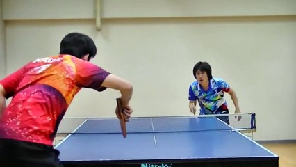 Des japonais virtuoses de la raquette qui font des trucs de malade au ping-pong, juste hallucinant