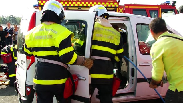 Techniques de désincarcération sur véhicules adaptés aux personnes à mobilité réduite Renault - Congrès national 2016 - Tours