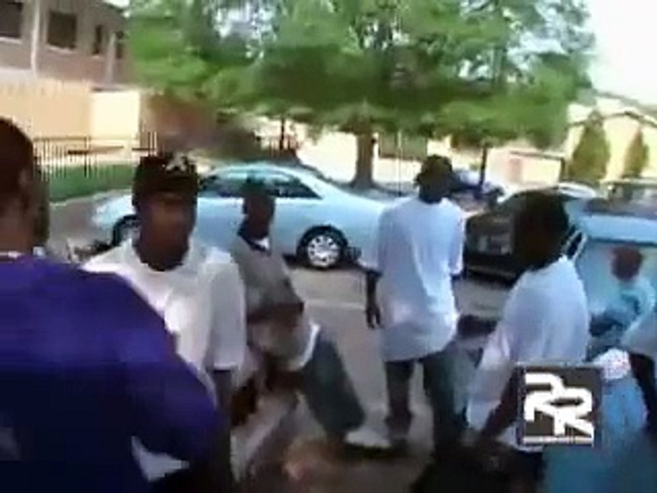 Shawty Lo Rides through his Bank Head Hood (2009 Footage) RIP Shawty LO